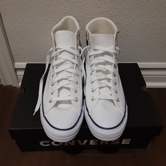 Converse - Picture 3 of 4